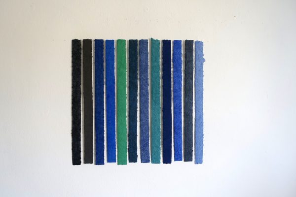 Azurit Turmalin, 2019, von Helmut Dirnaichner aus Mineralien und Zellulose geschöpft in Blau- und Grüntönen